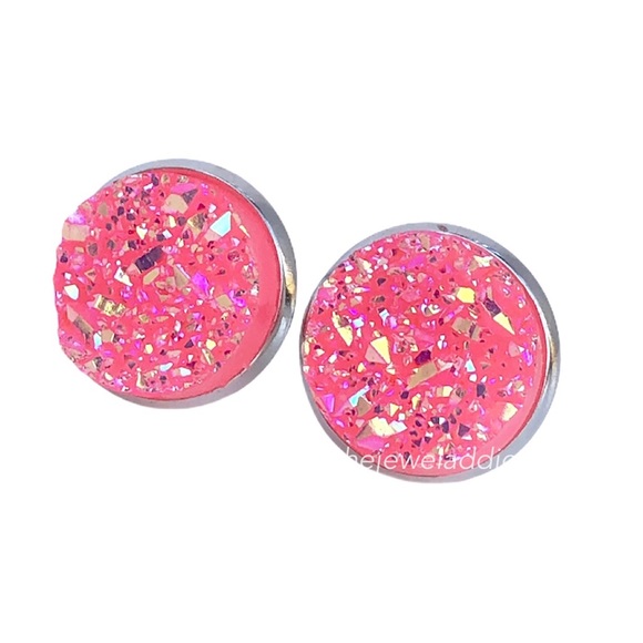 3 for 15🎀bright iridescent pink Druzy style studs - Picture 4 of 7